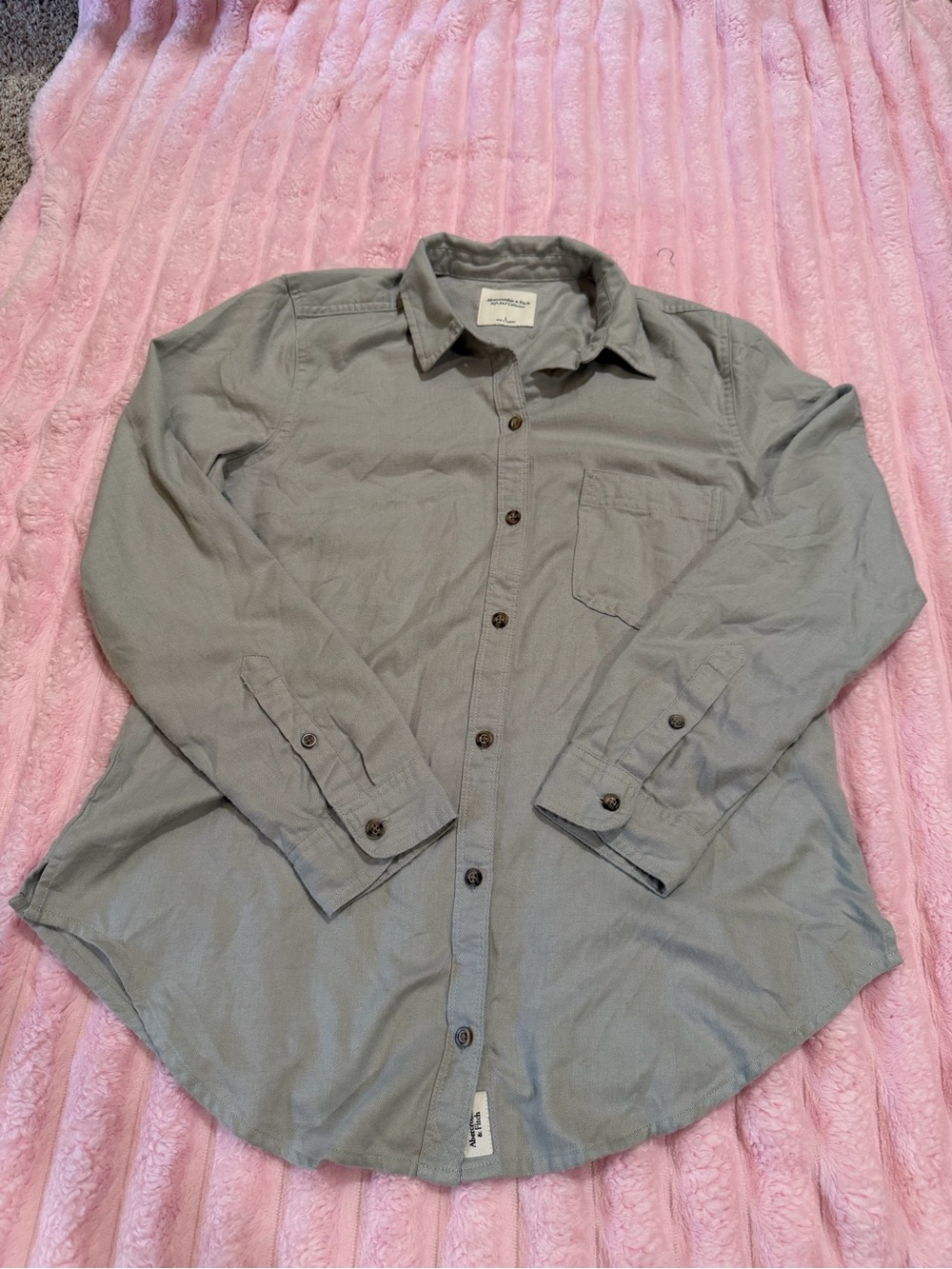 Abercrombie & Fitch Men's Light Gray Button-Down Shirt